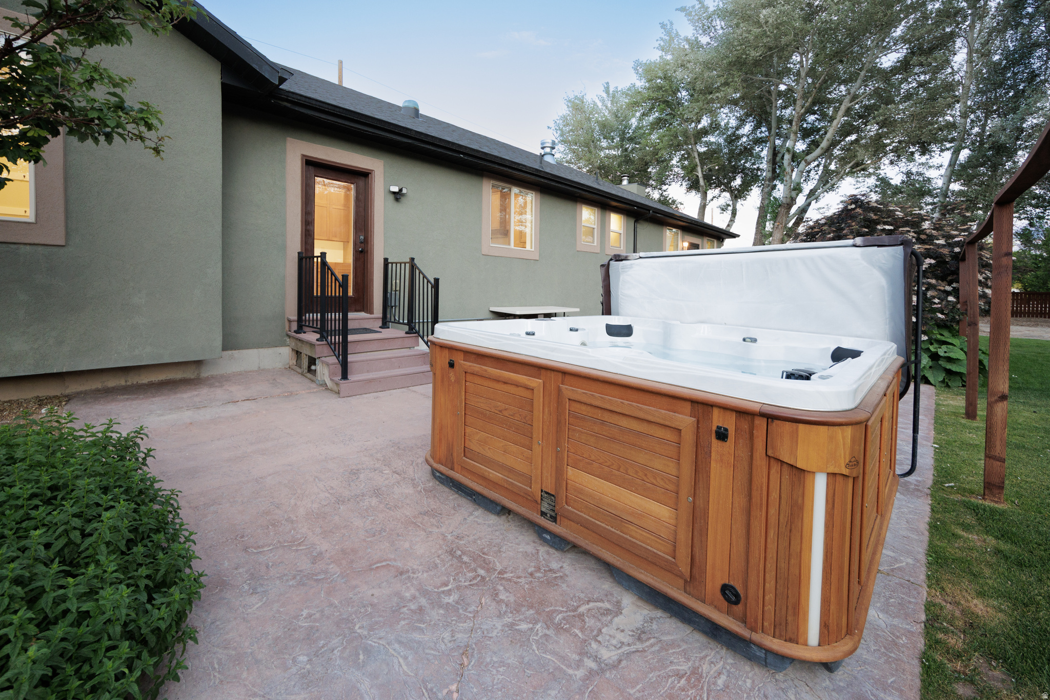 main property photo 12