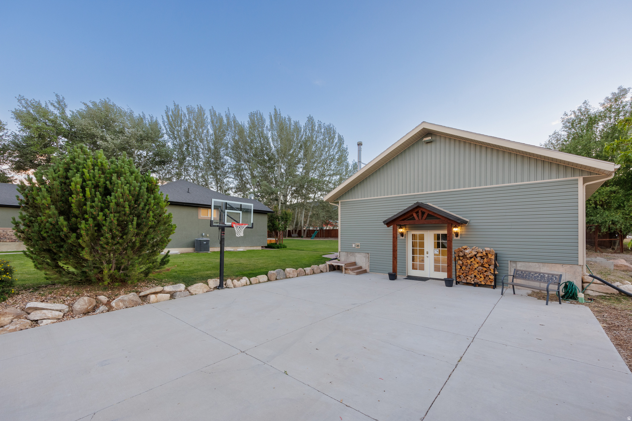 main property photo 49