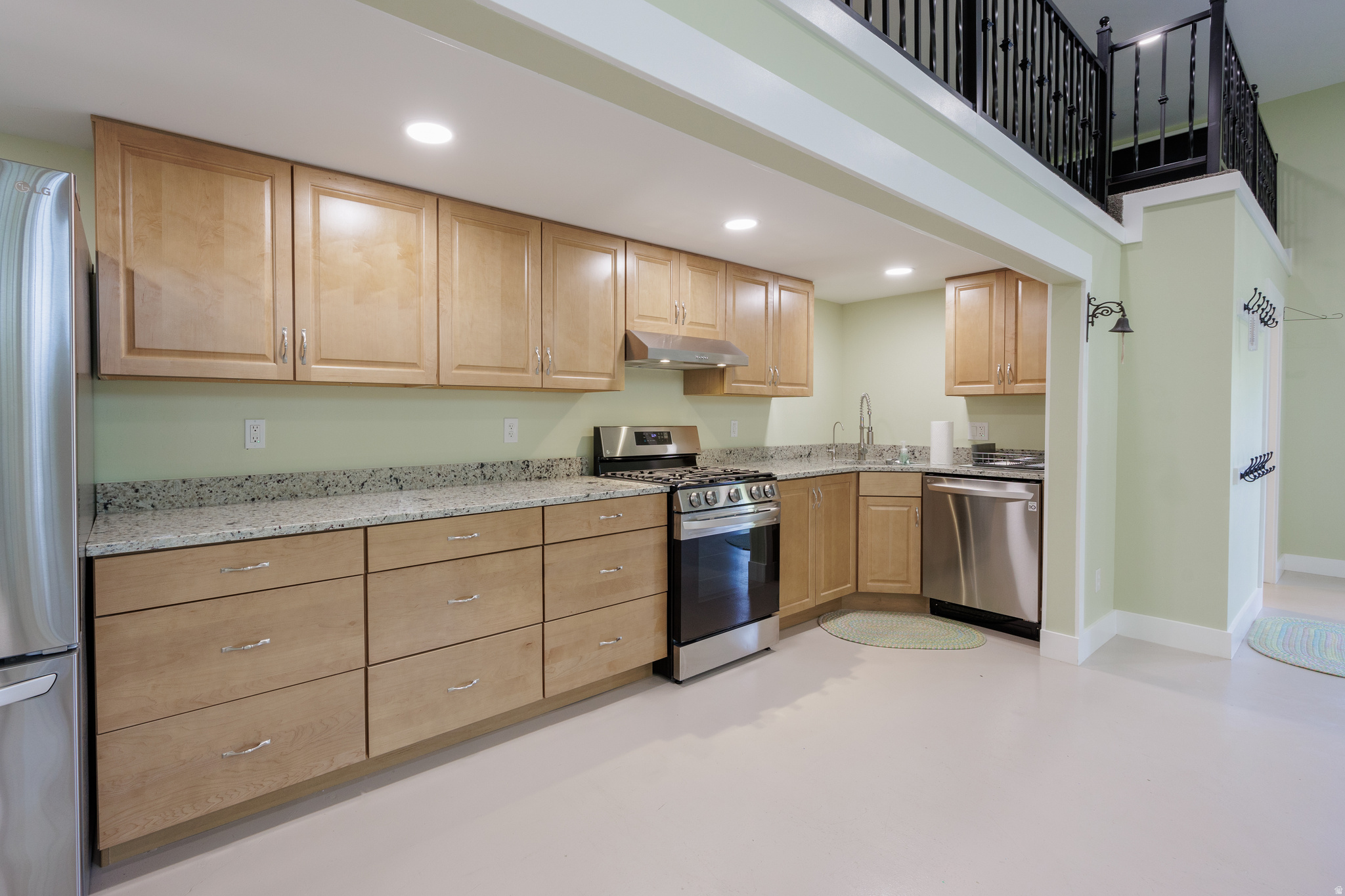 main property photo 51