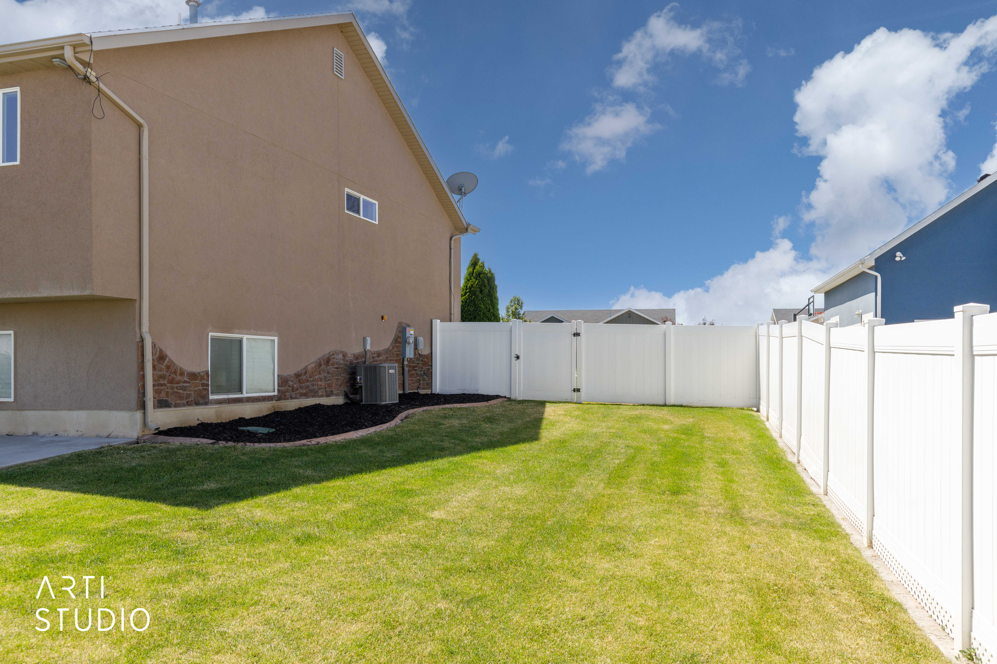 main property photo 32