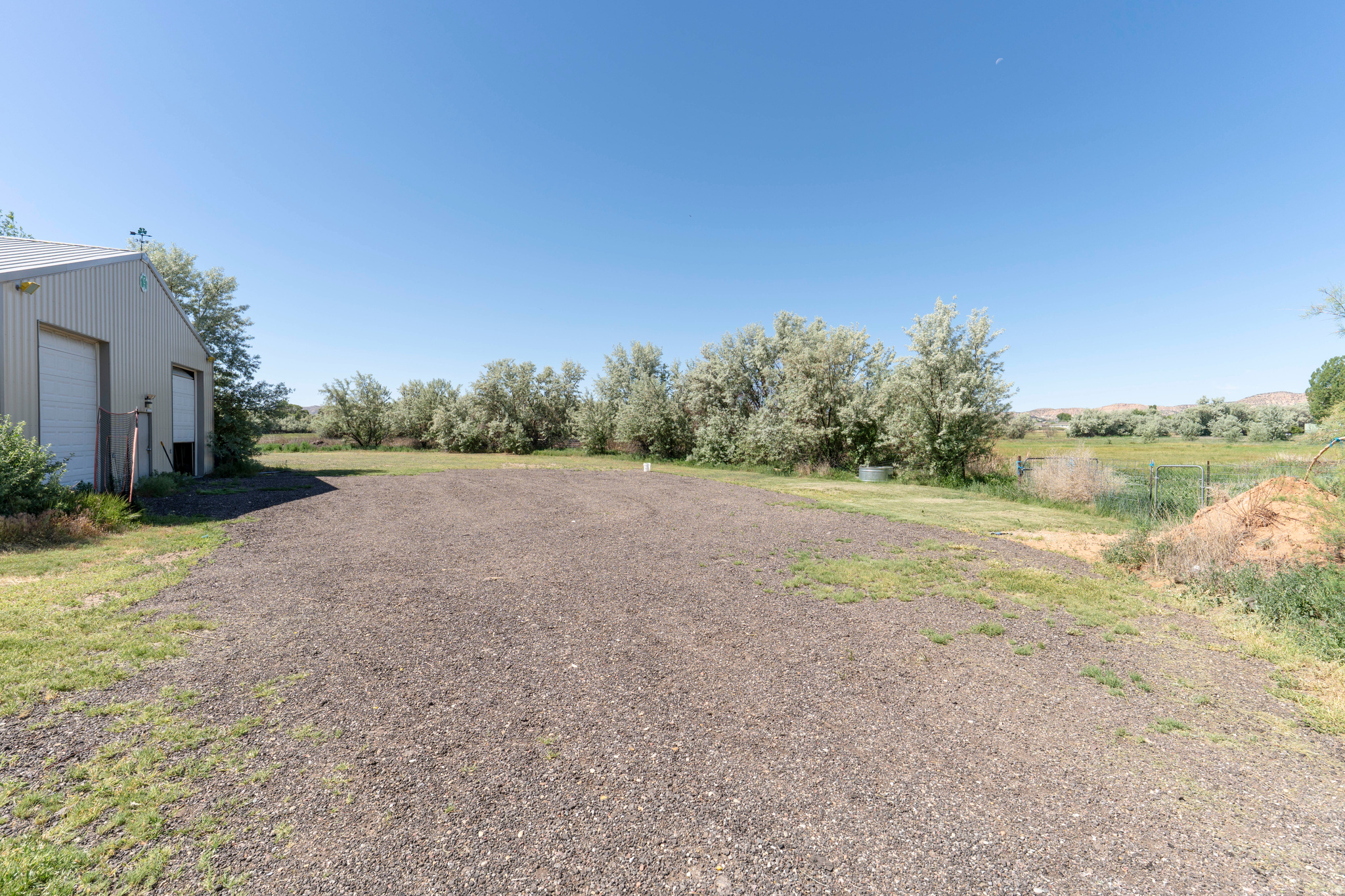 main property photo 40