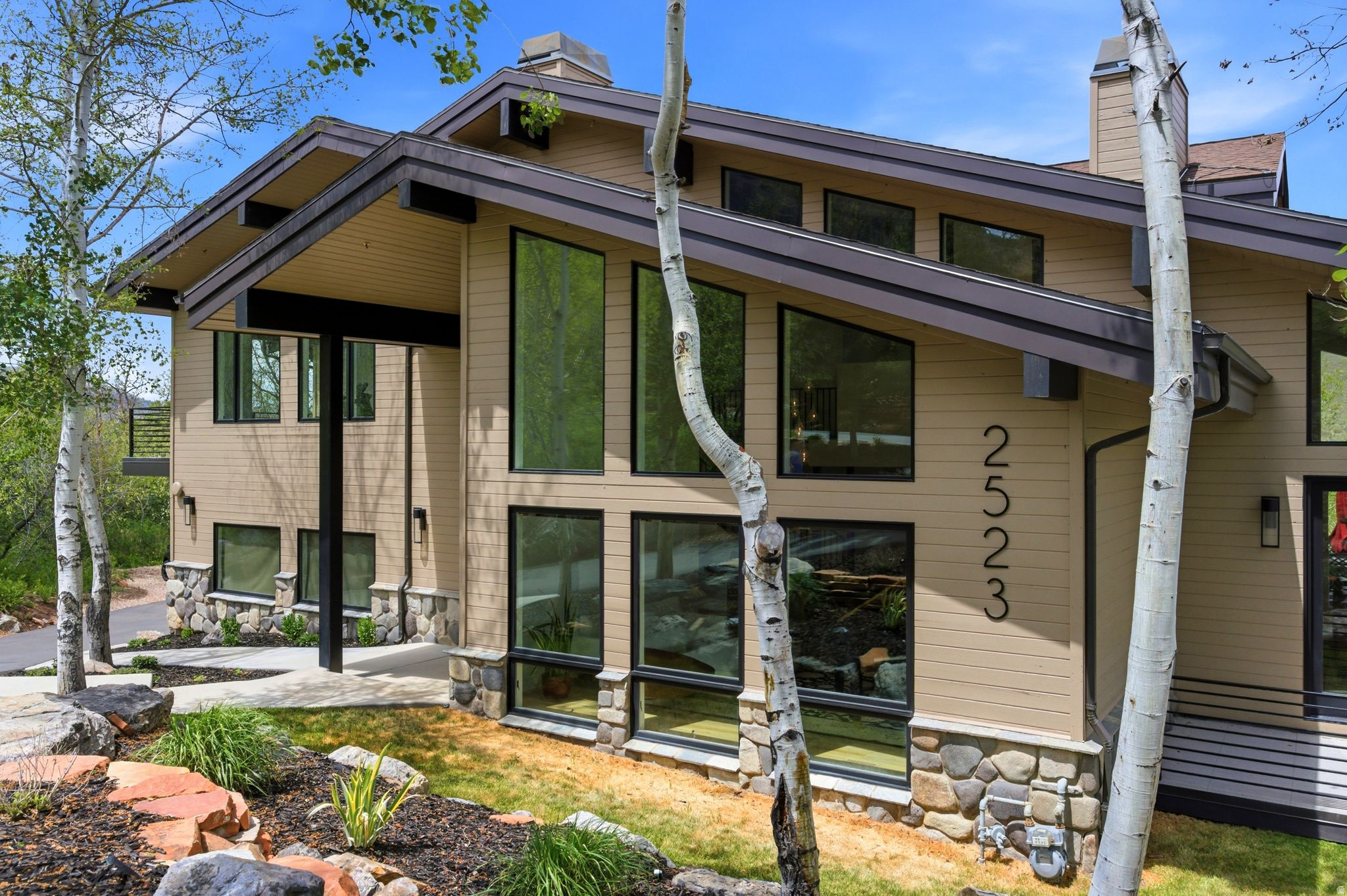 main property photo 70