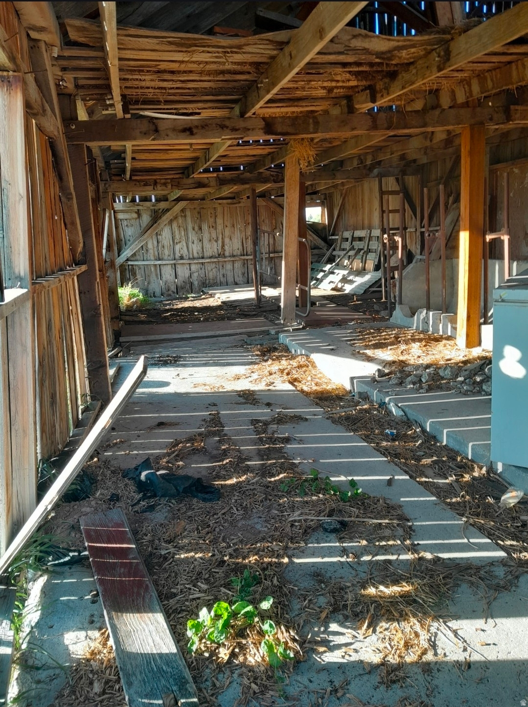 main property photo 27