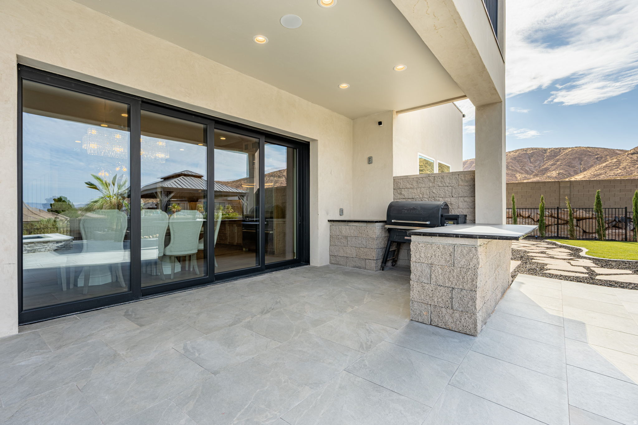 main property photo 50