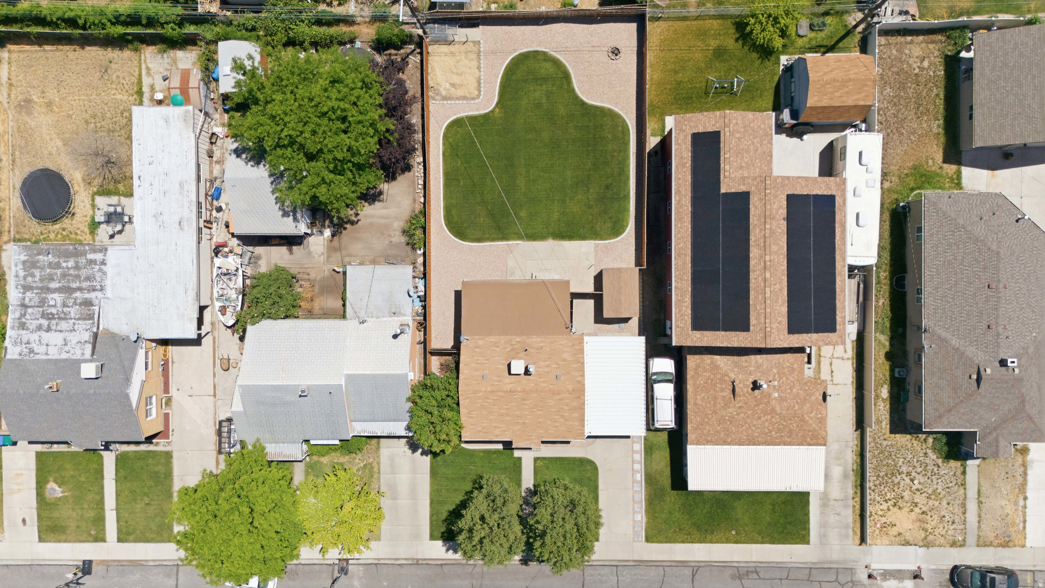 main property photo 28