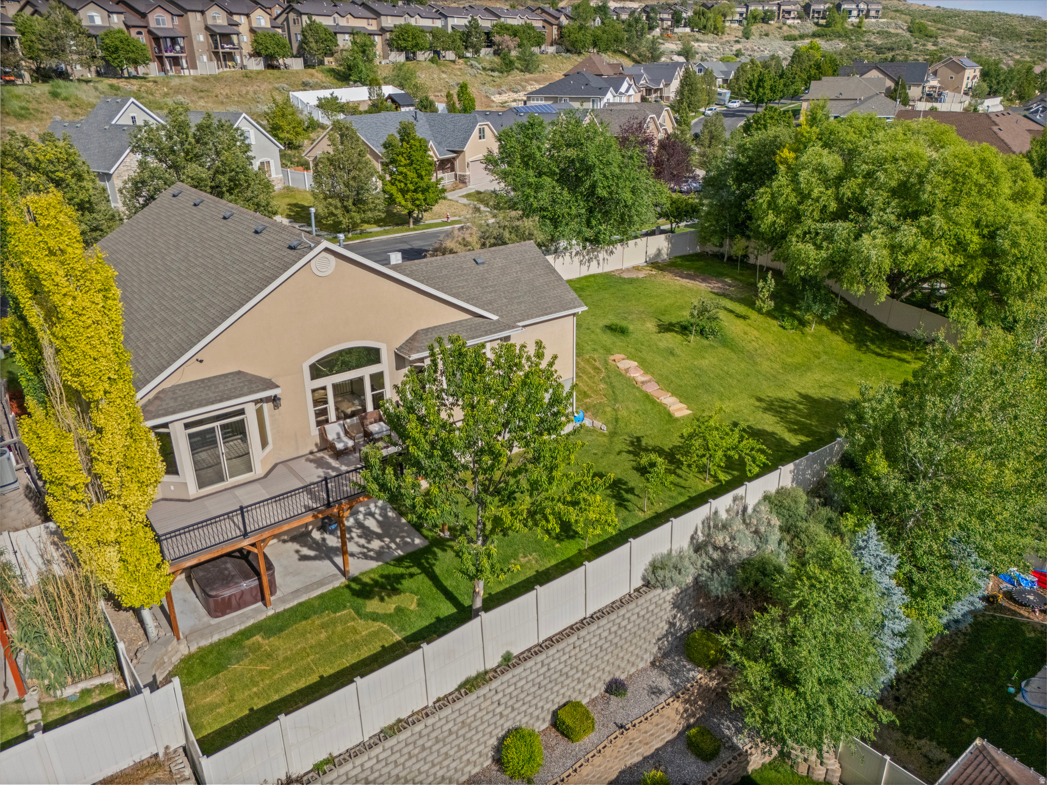 main property photo 90