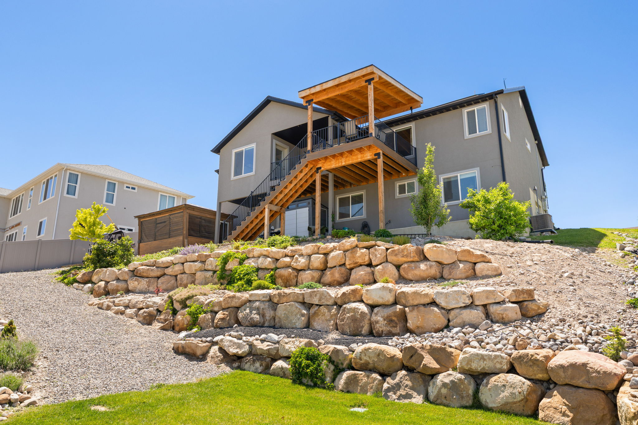 main property photo 40