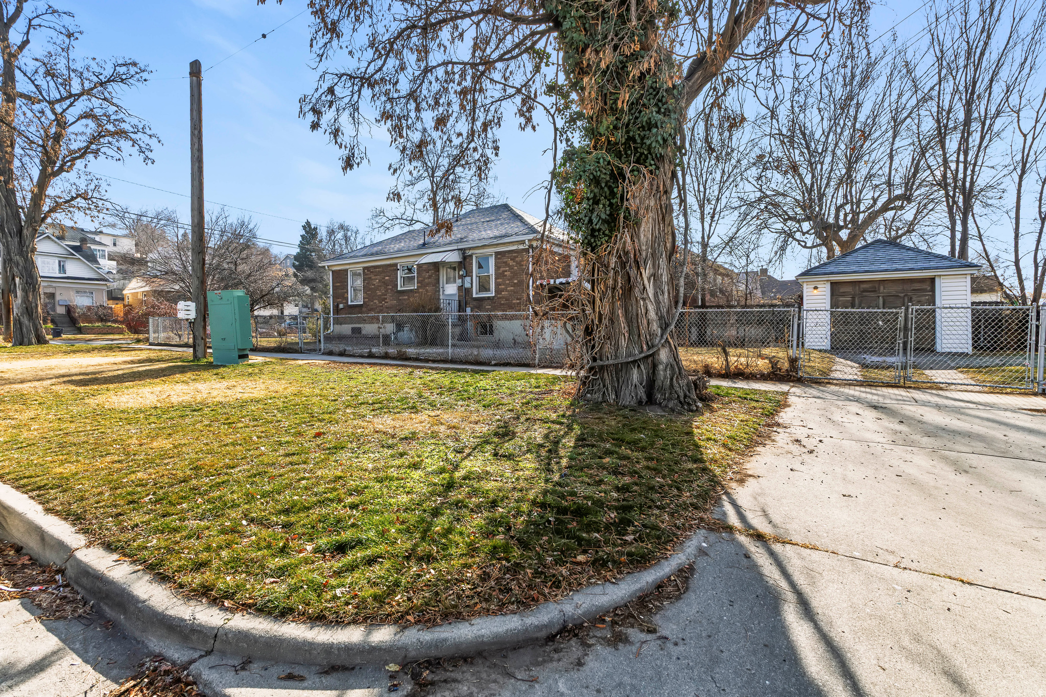 main property photo 27