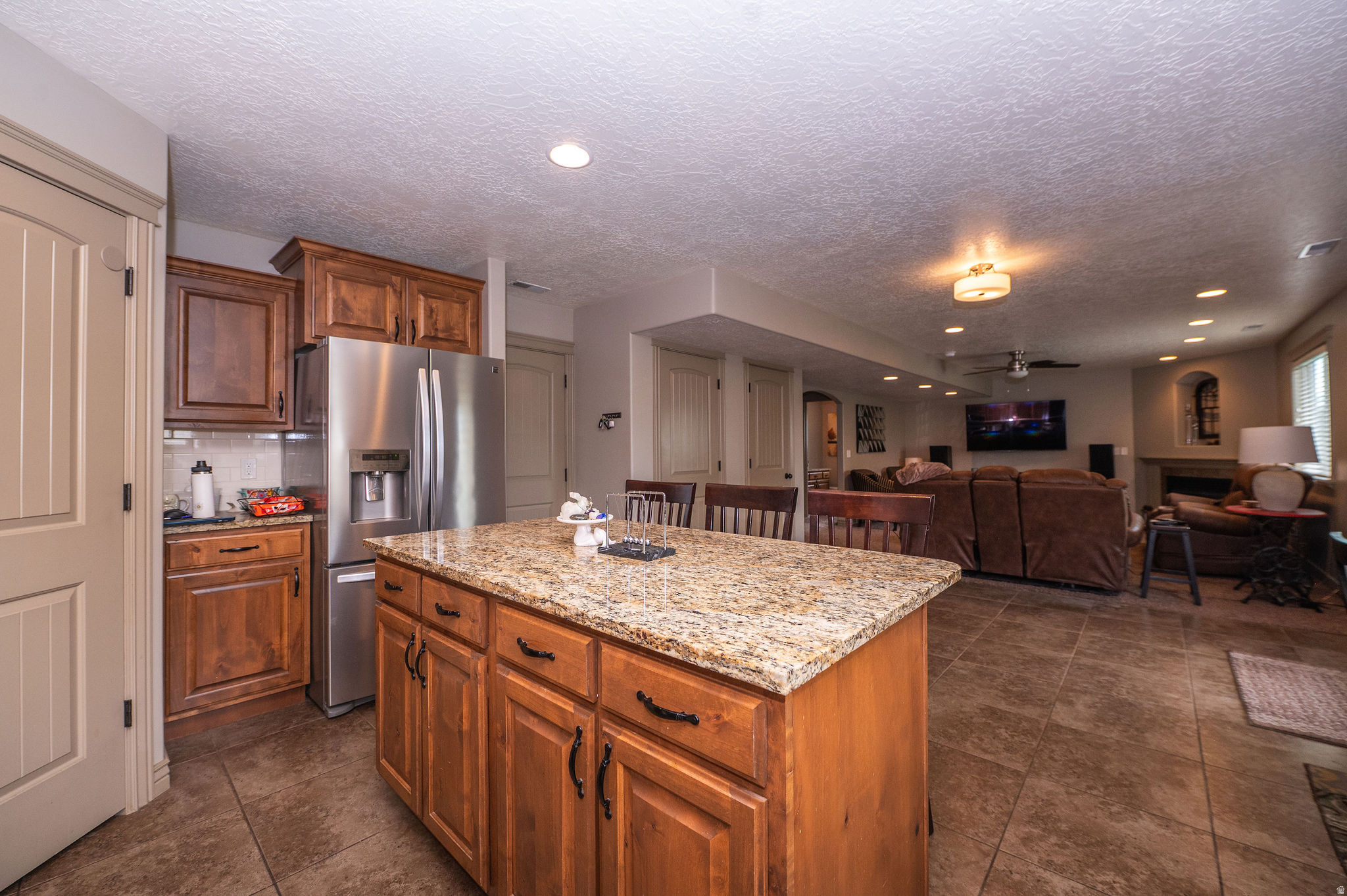main property photo 16