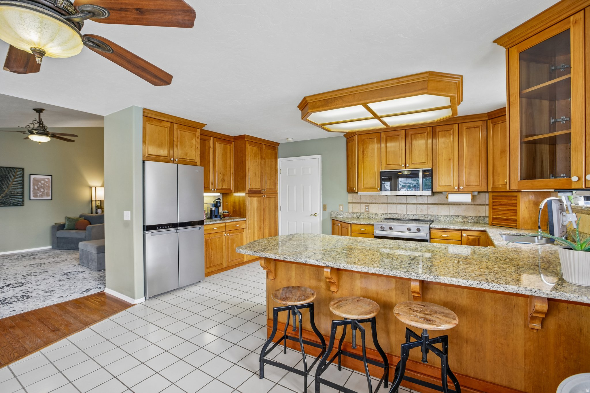 main property photo 13