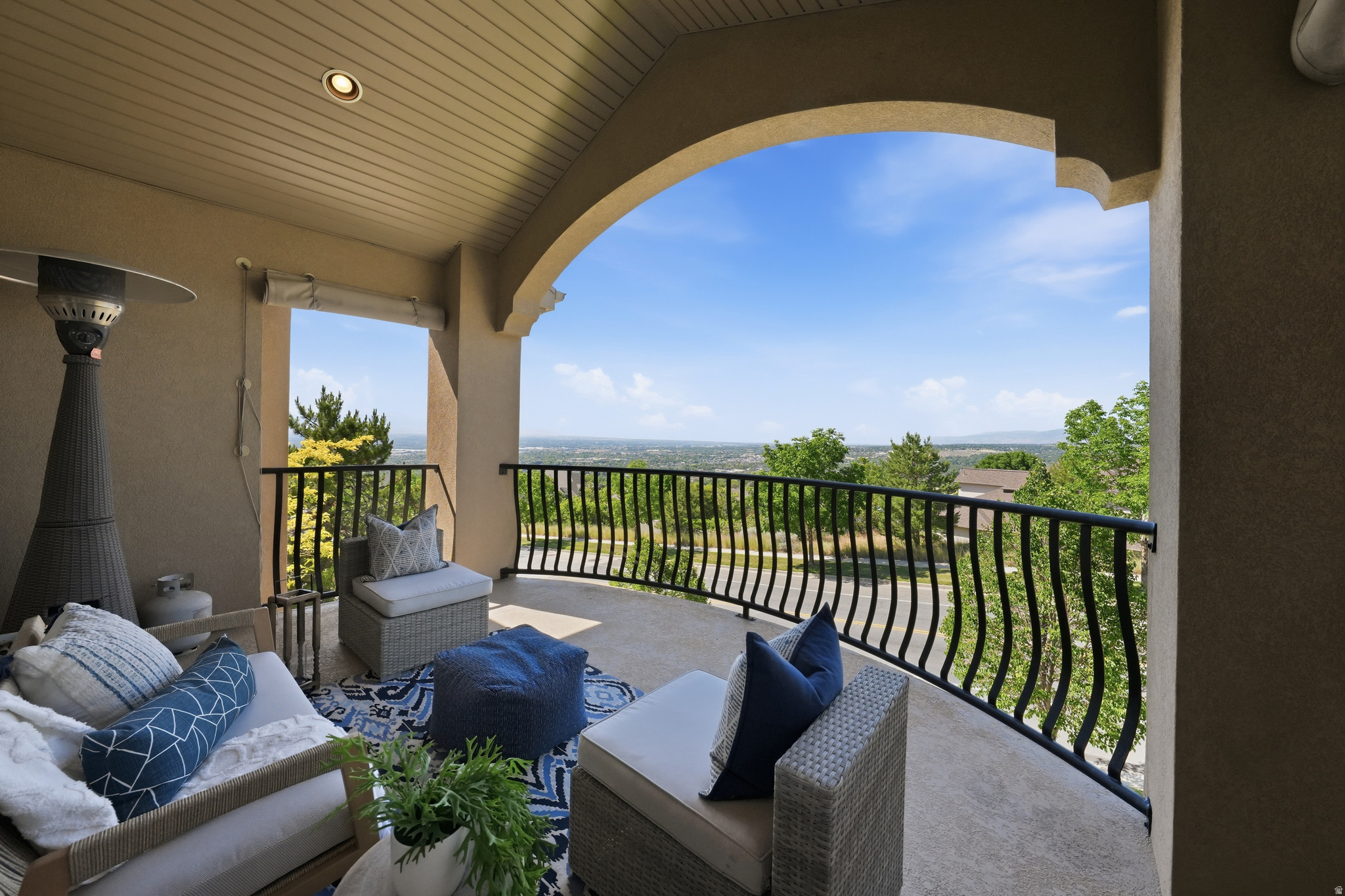 main property photo 15