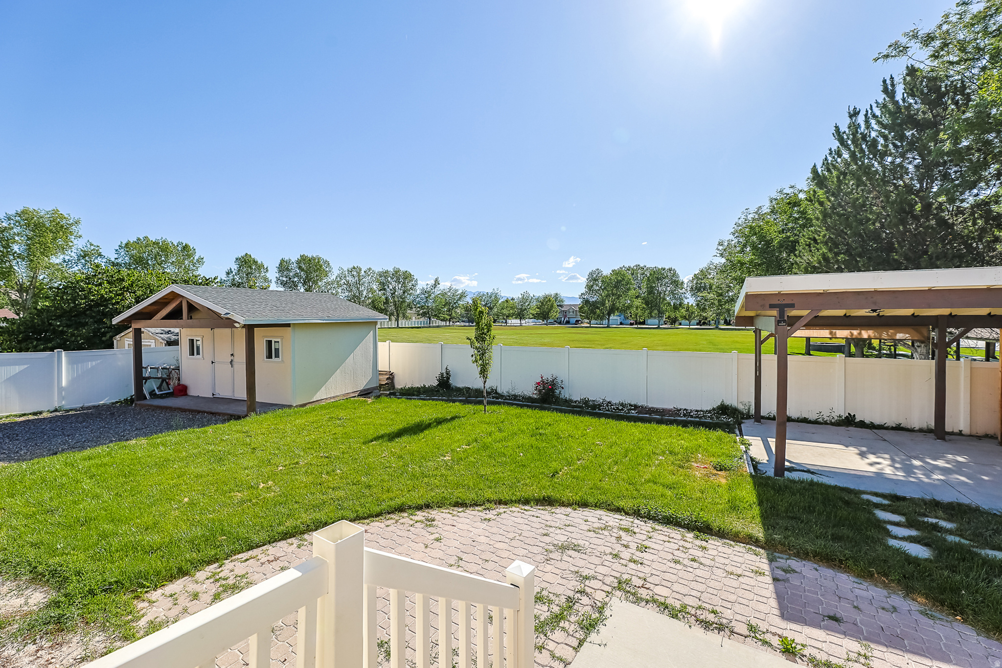 main property photo 30