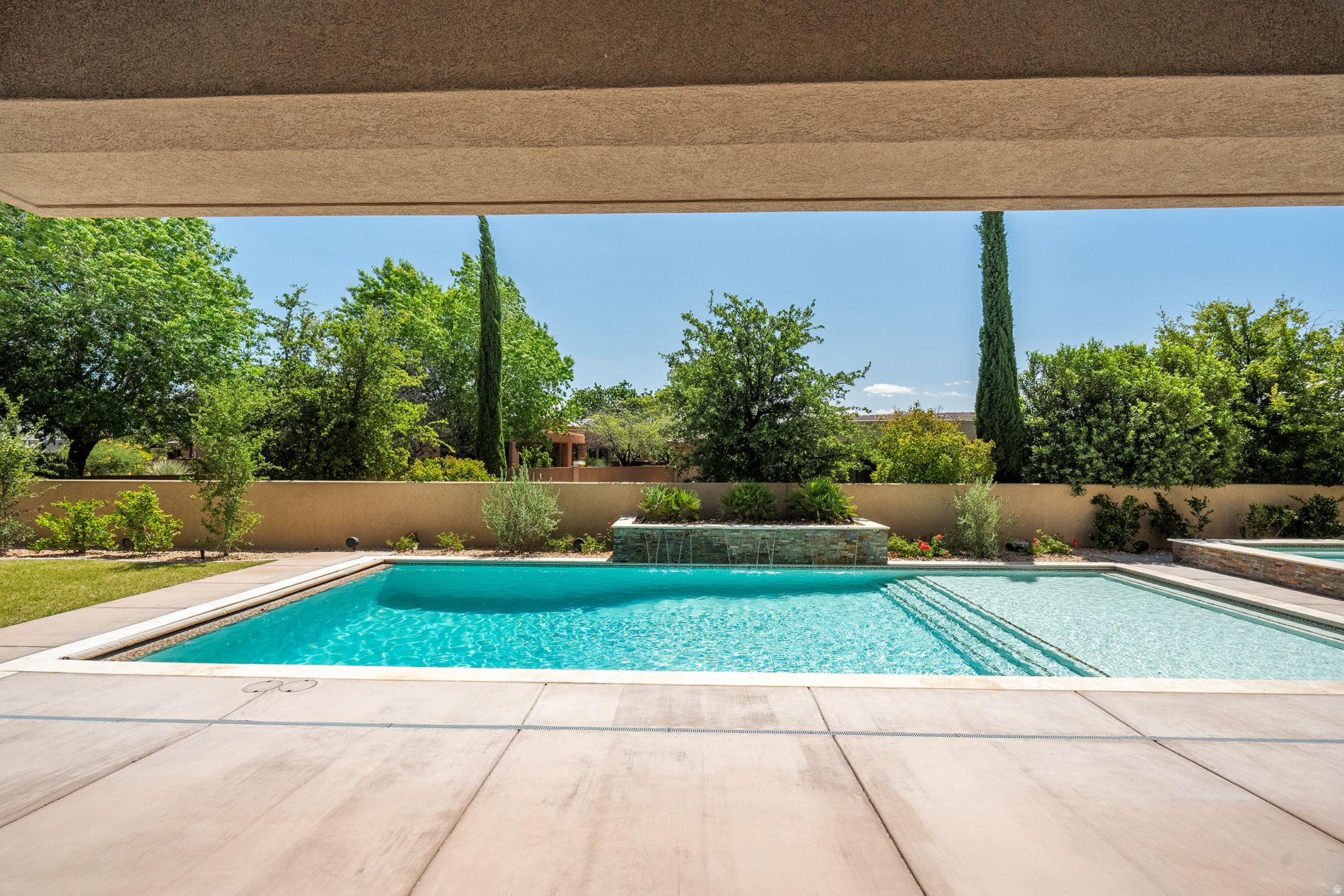 main property photo 88