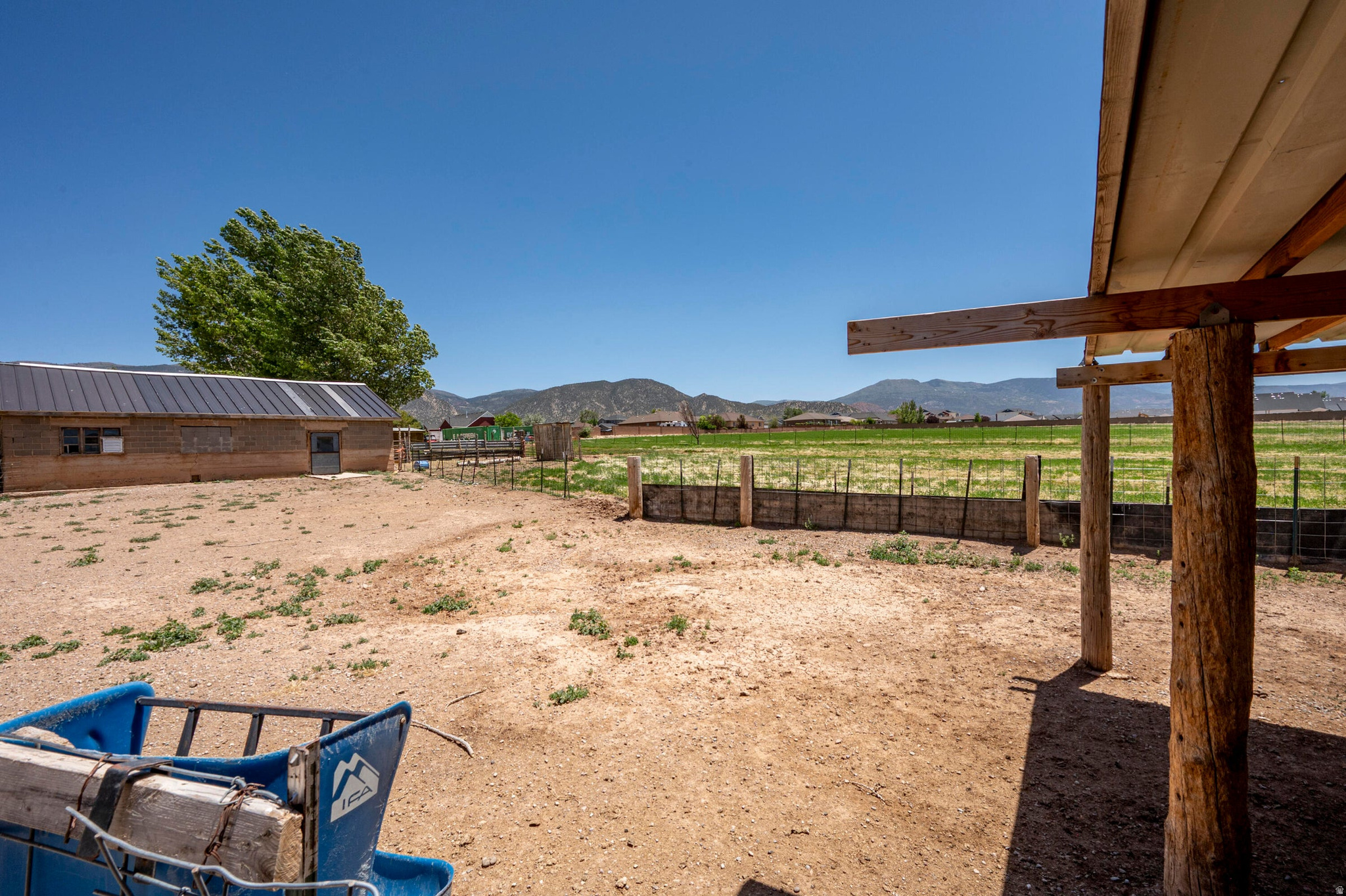 main property photo 32