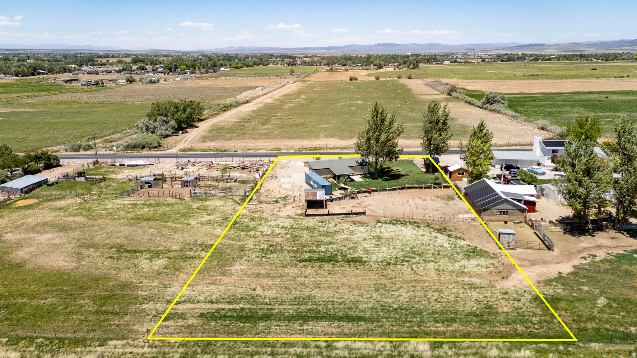 main property photo 40