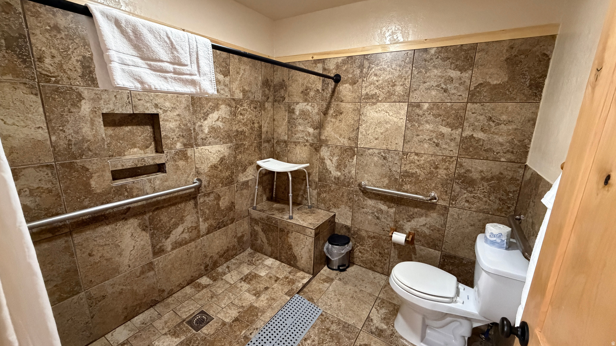 main property photo 48