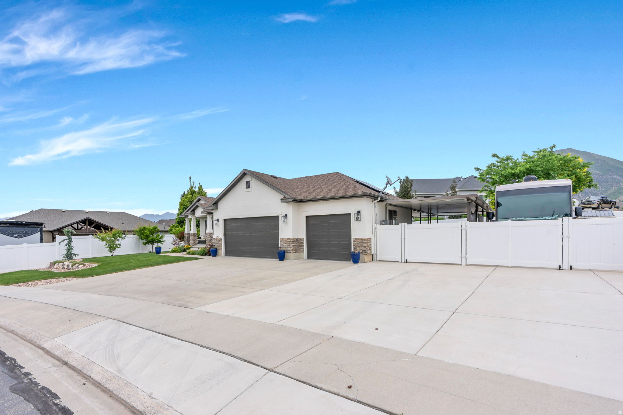 main property photo 60