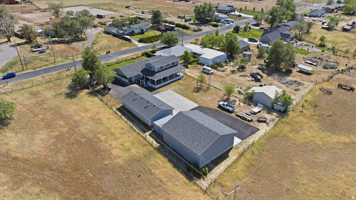 main property photo 40