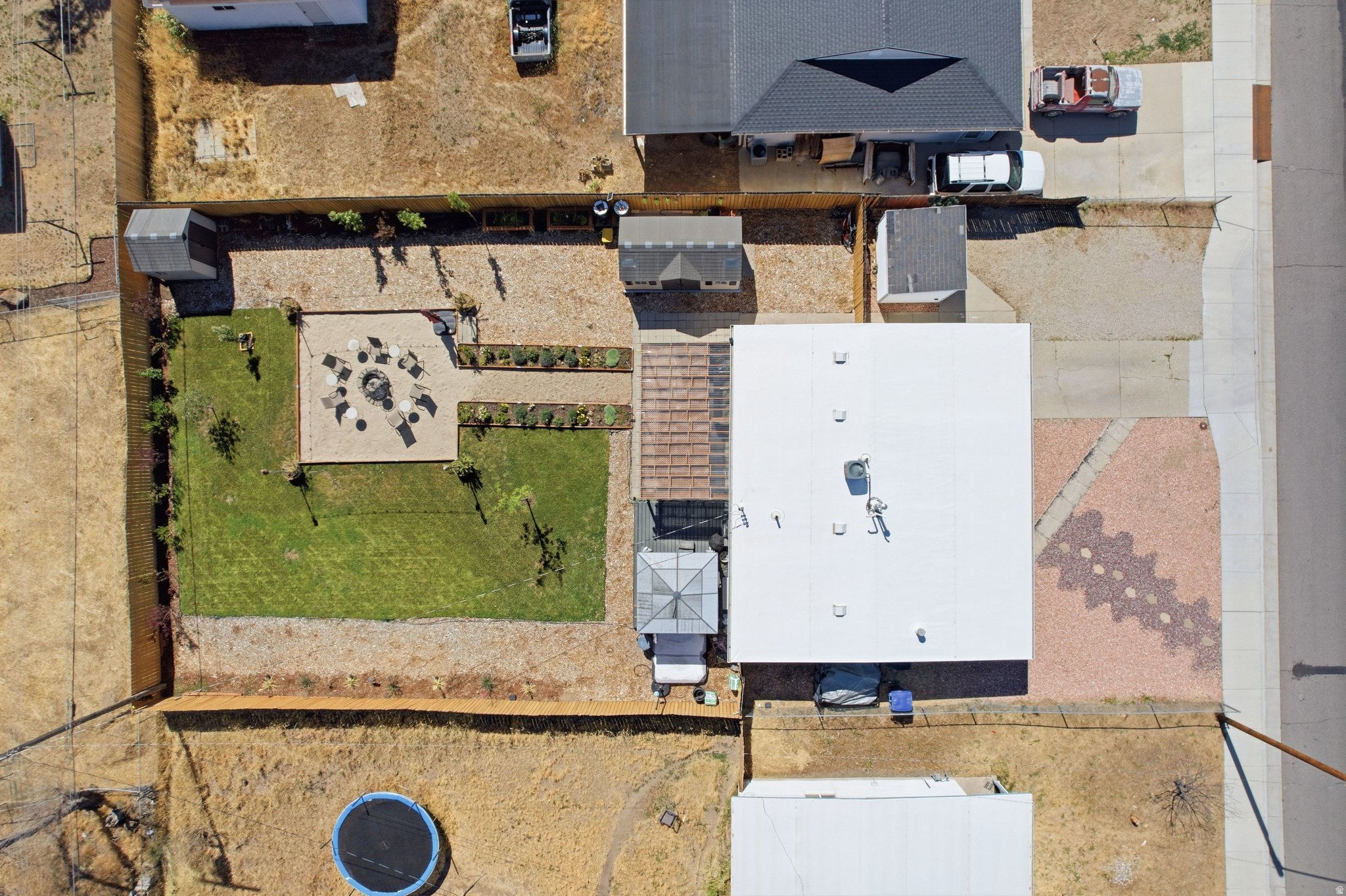 main property photo 37