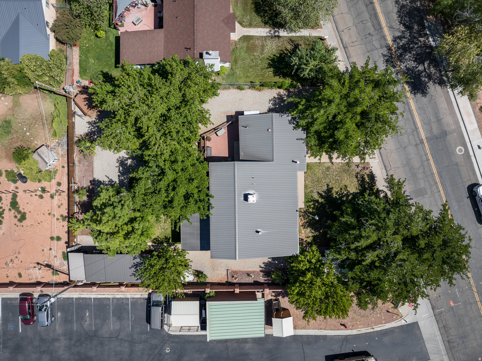 main property photo 28