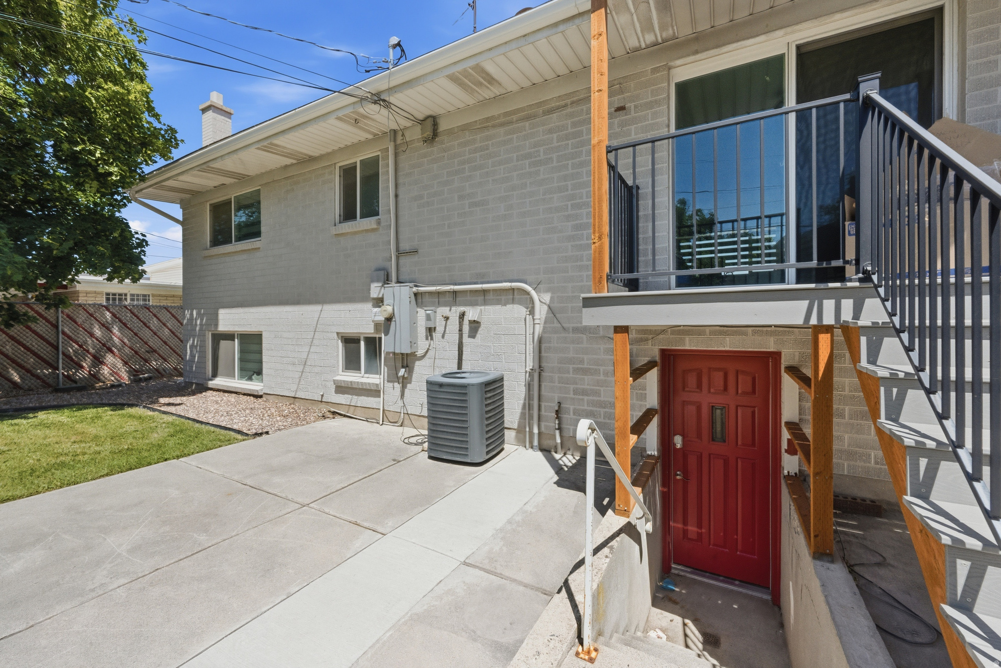 main property photo 6