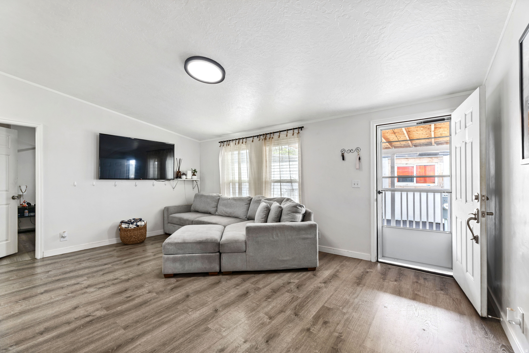 main property photo 5