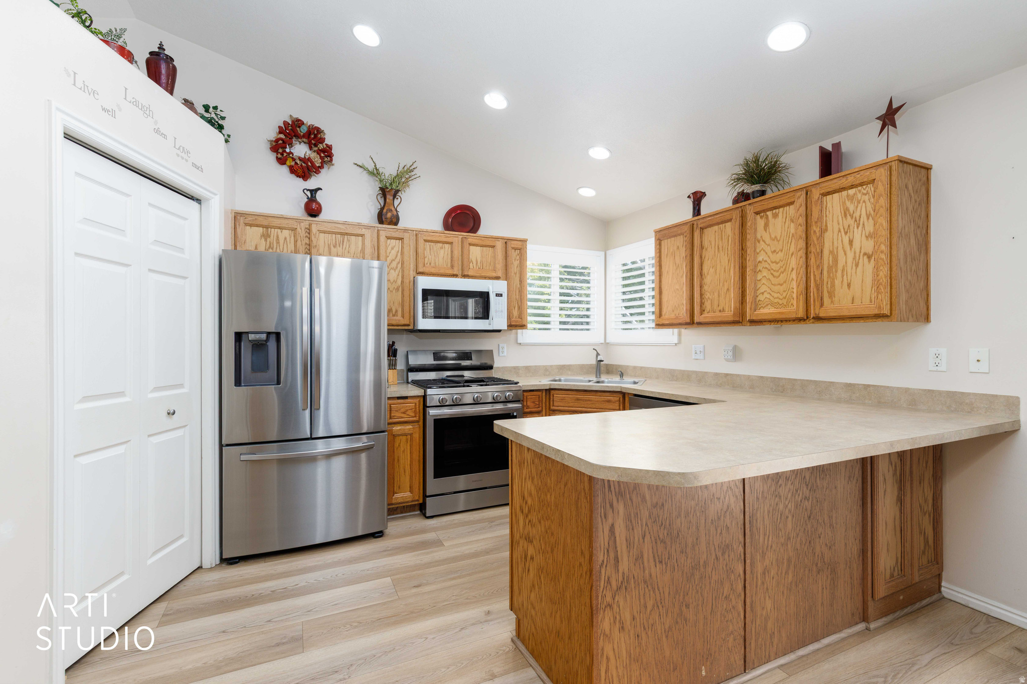 main property photo 12