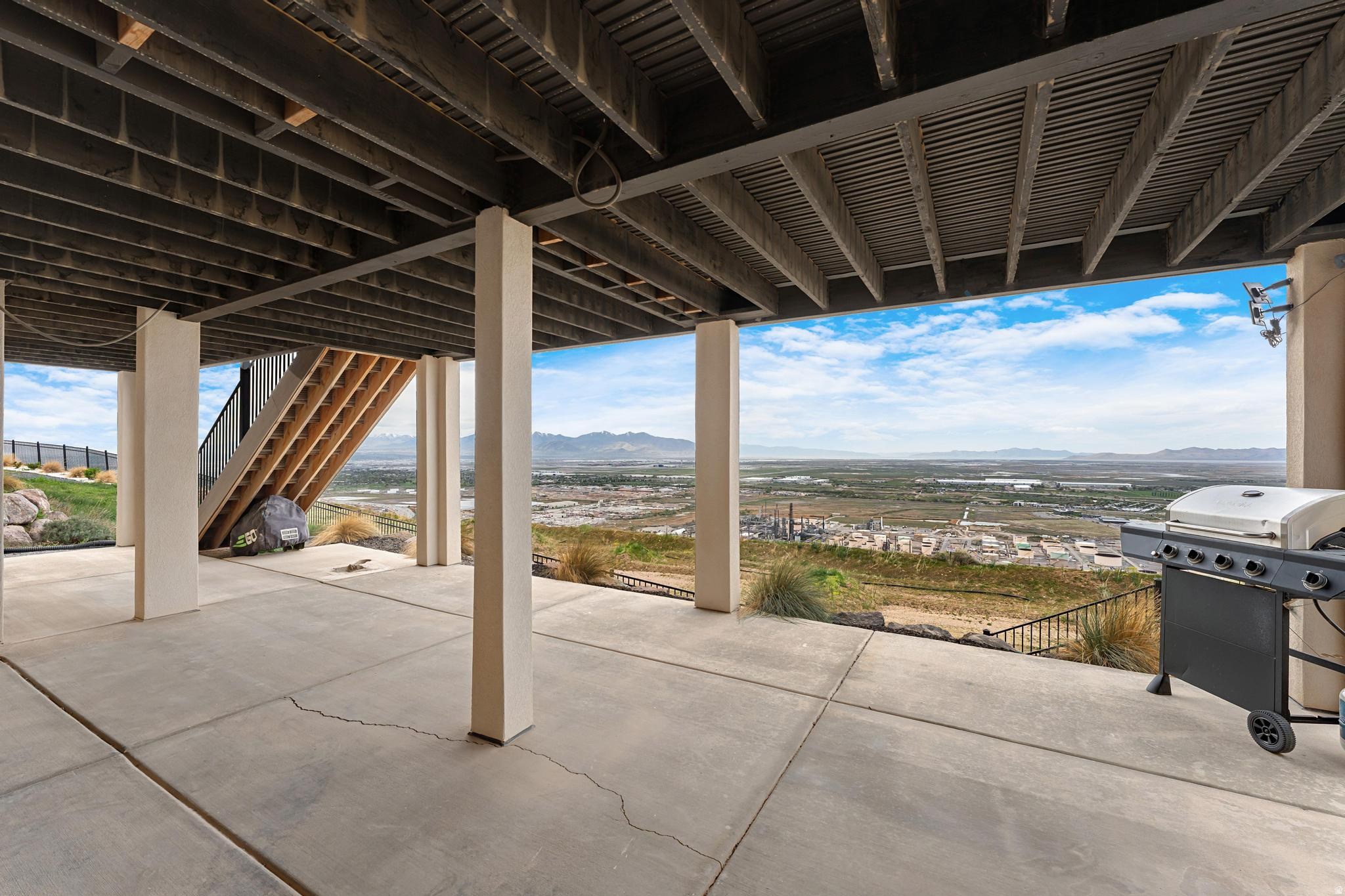 main property photo 39