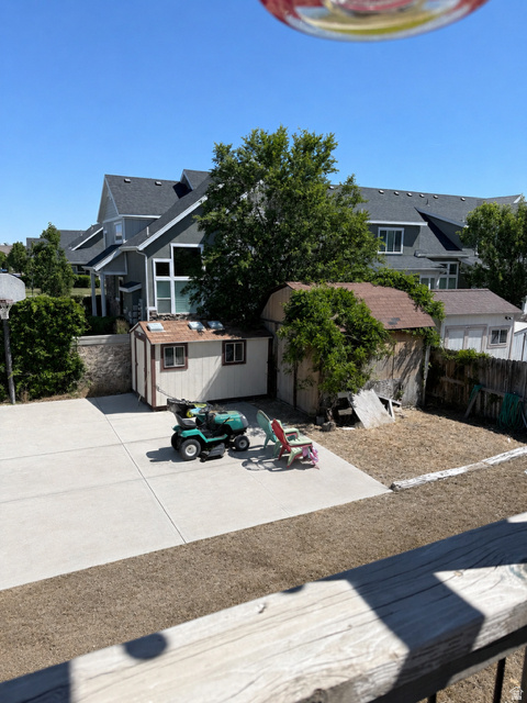 main property photo 28