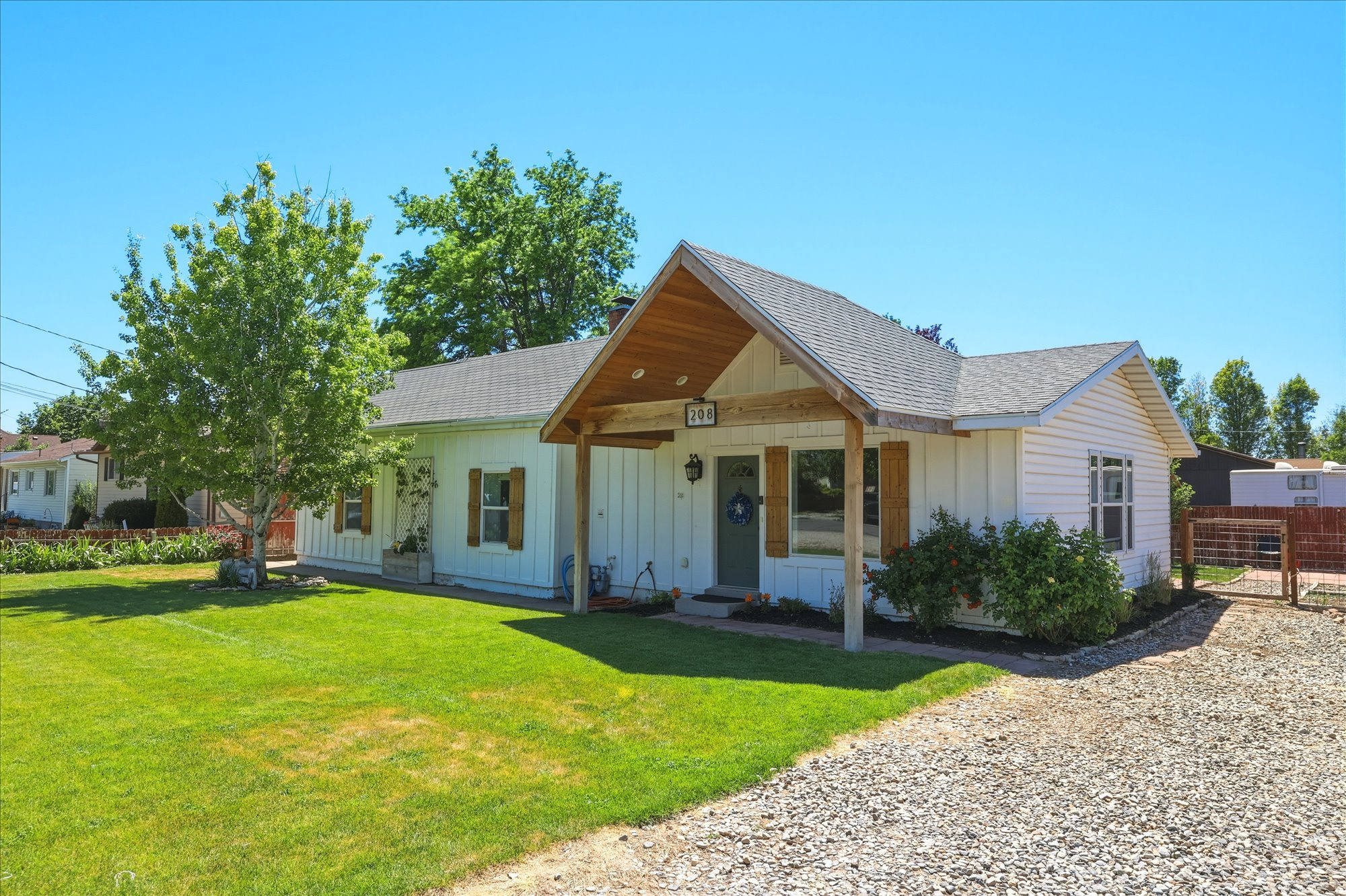 main property photo 19