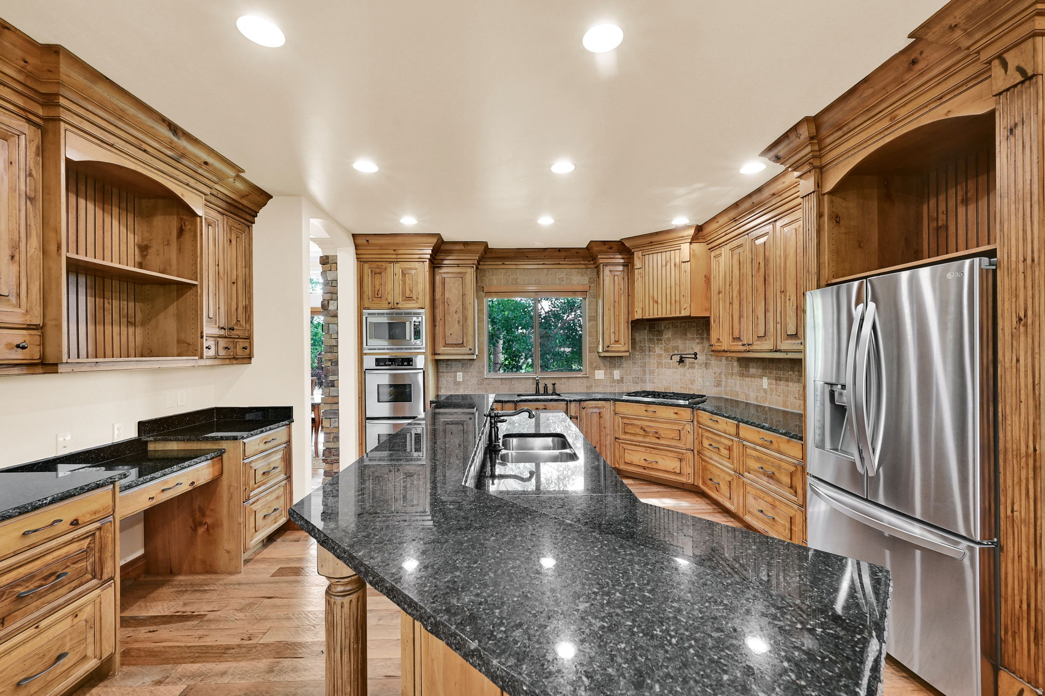 main property photo 17