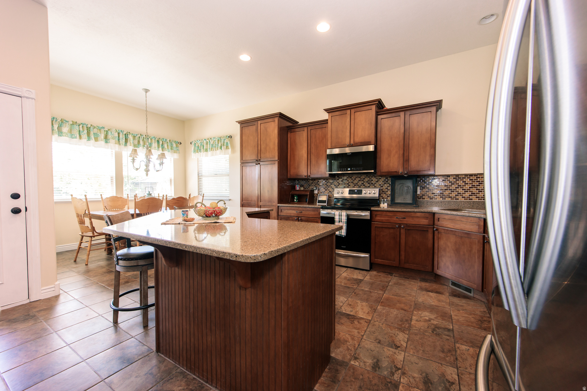 main property photo 14