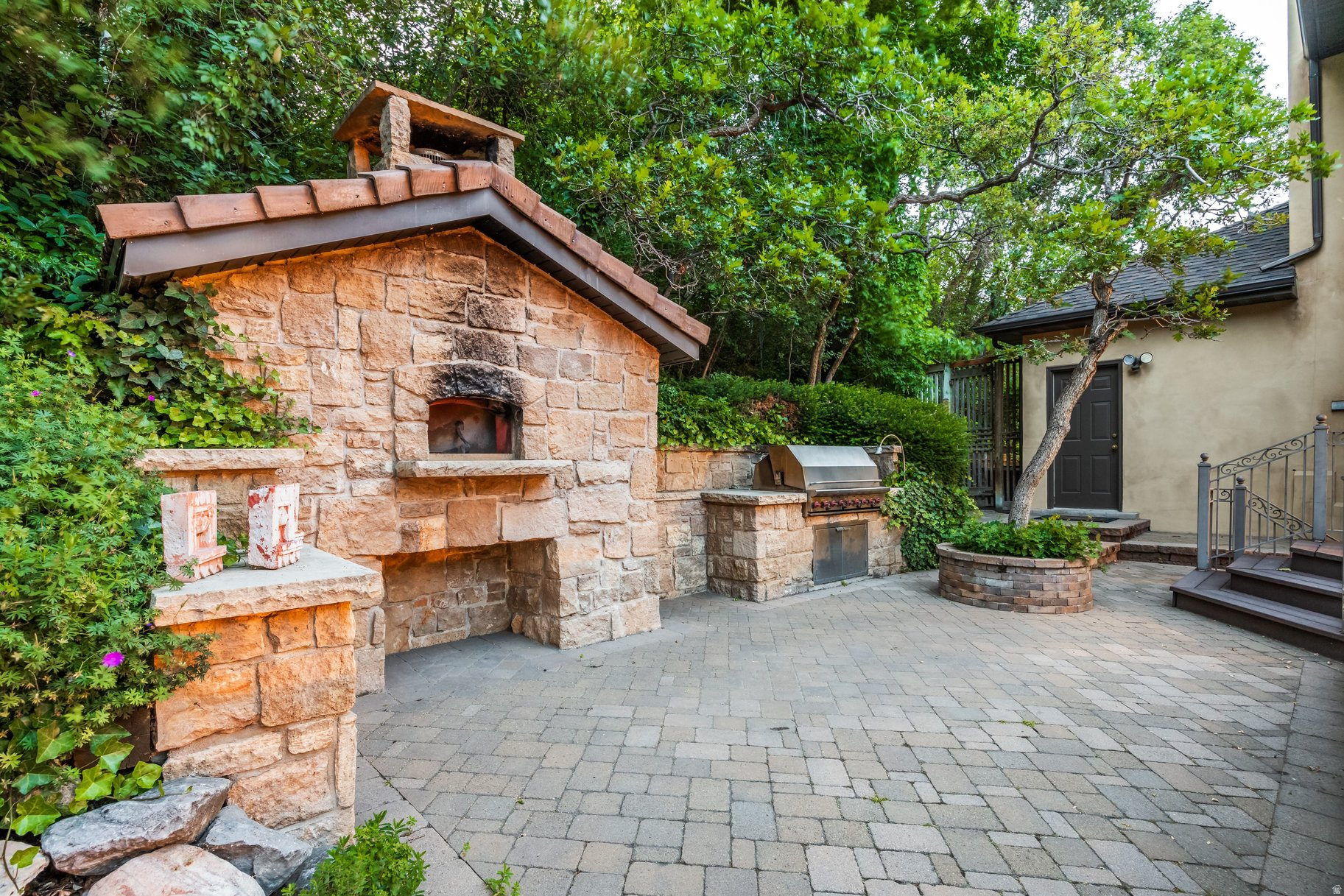 main property photo 81