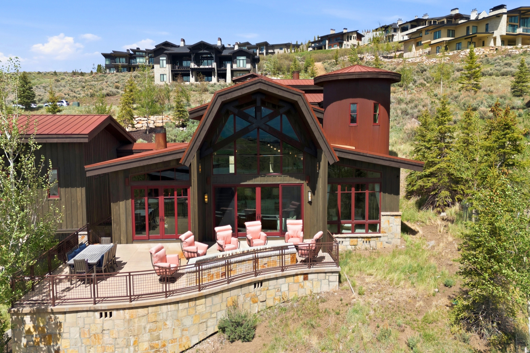 main property photo 4