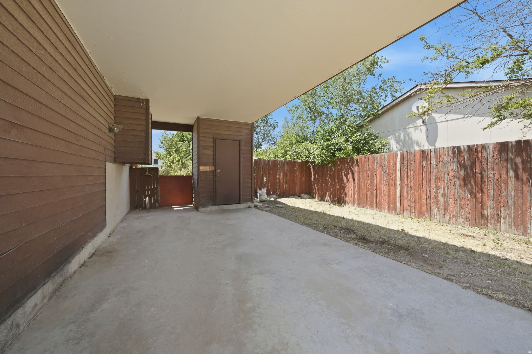main property photo 31