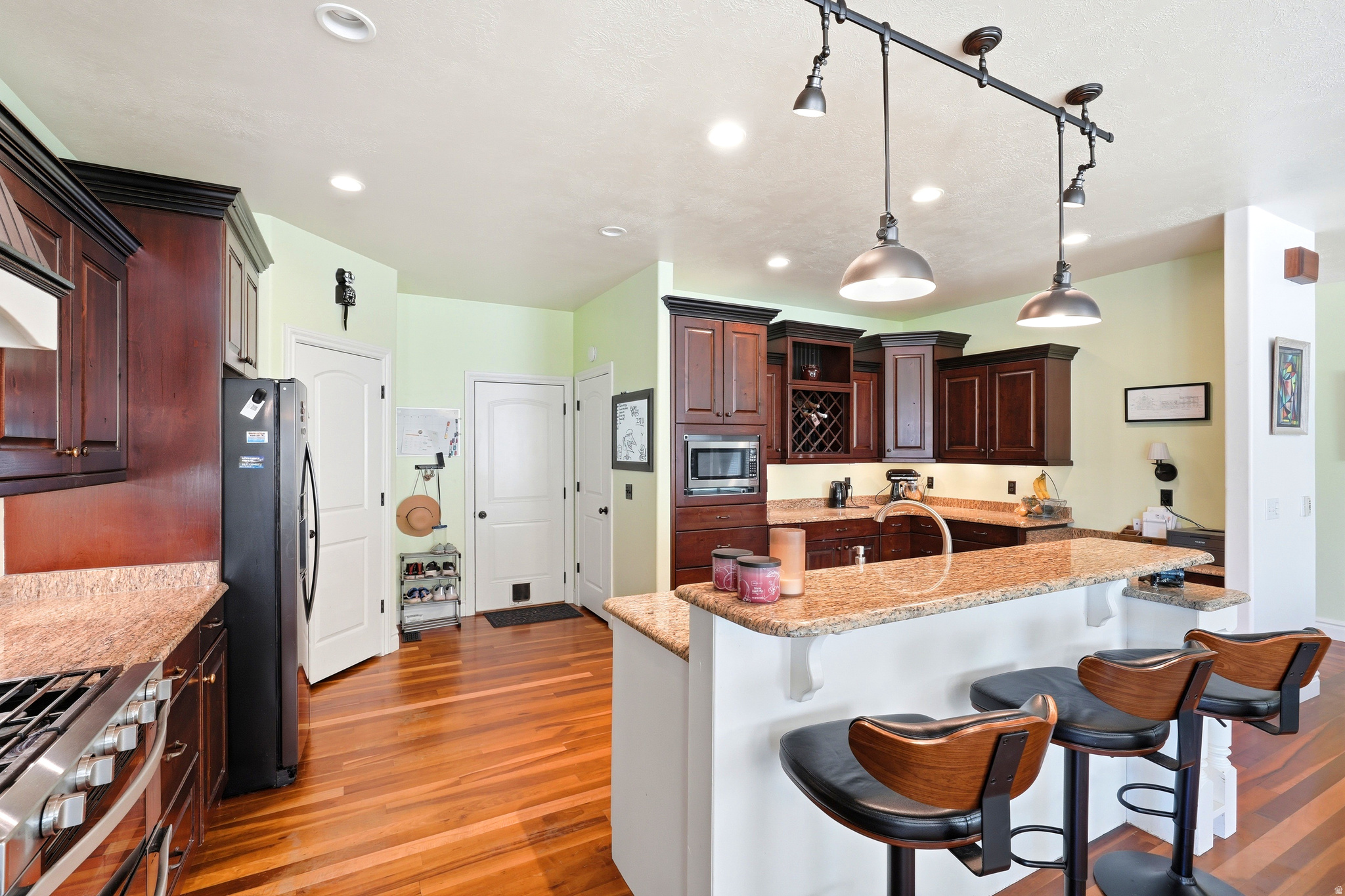 main property photo 9