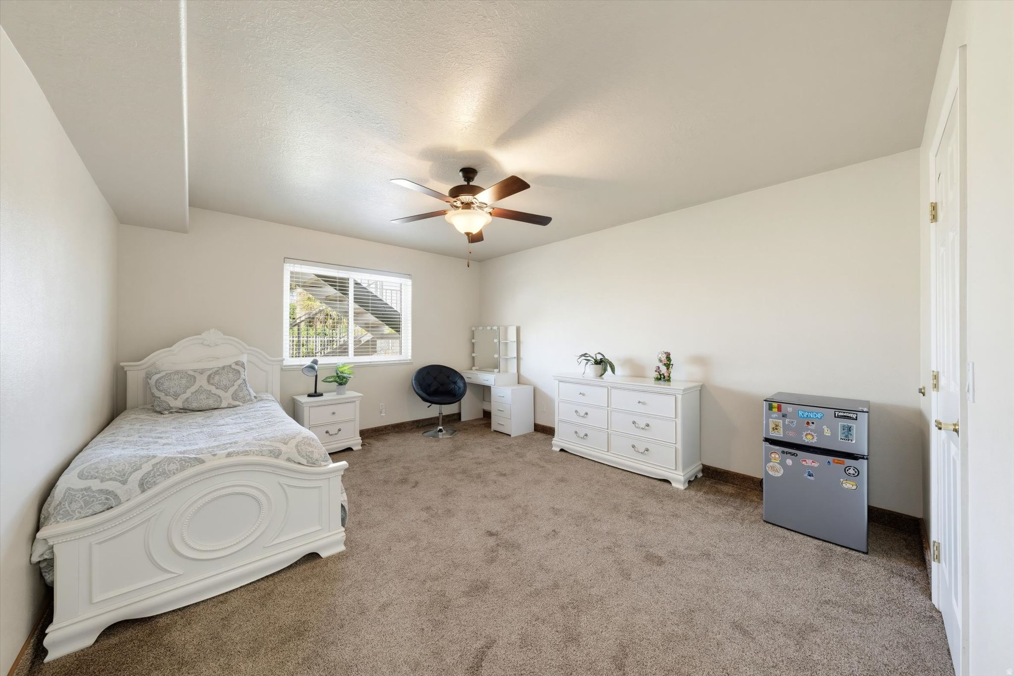 main property photo 78