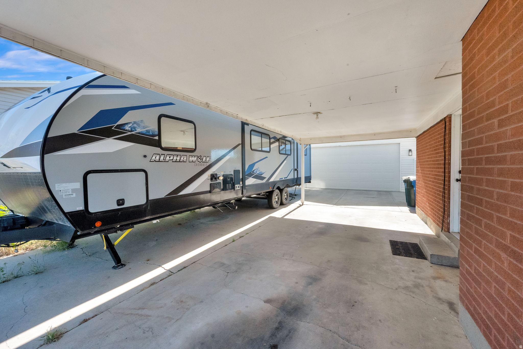 main property photo 8