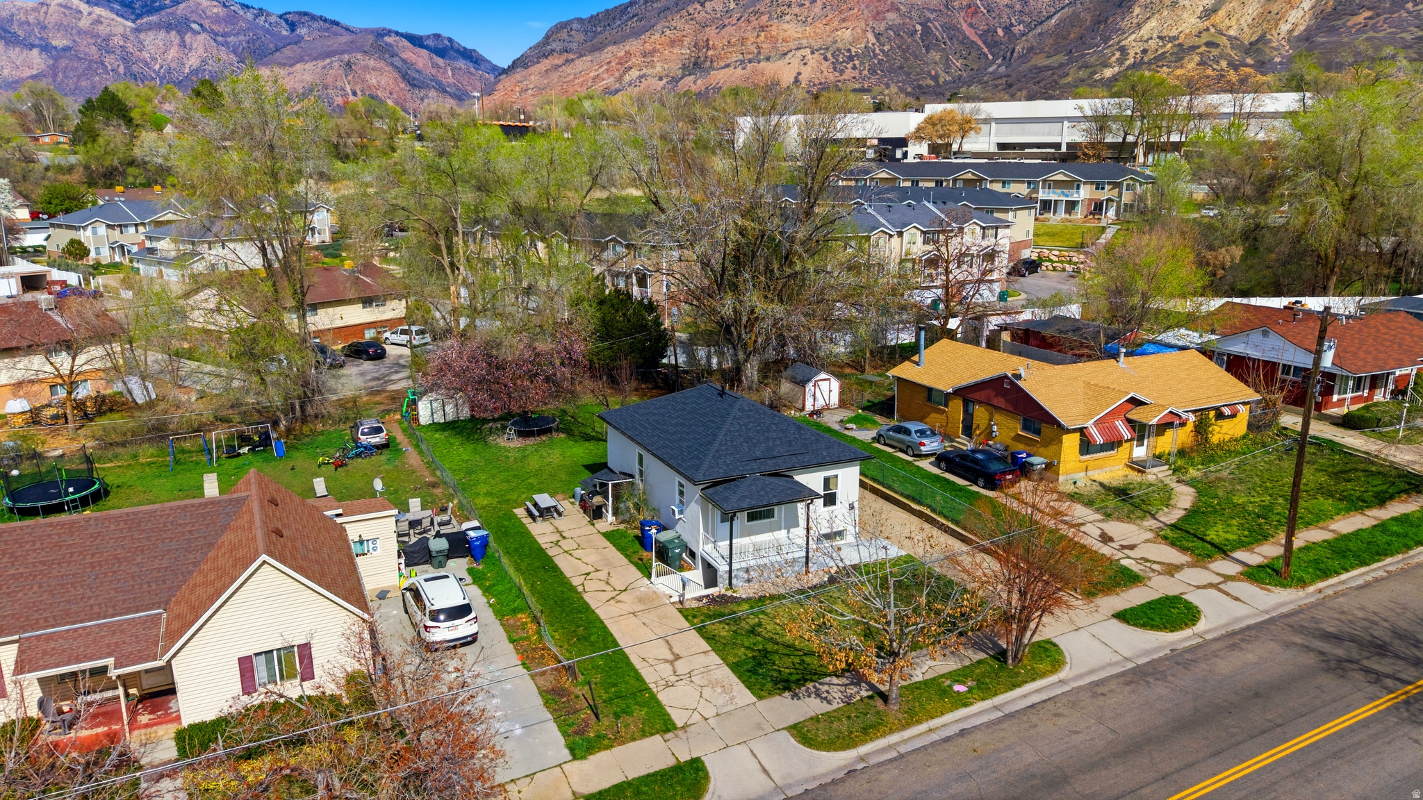 main property photo 28