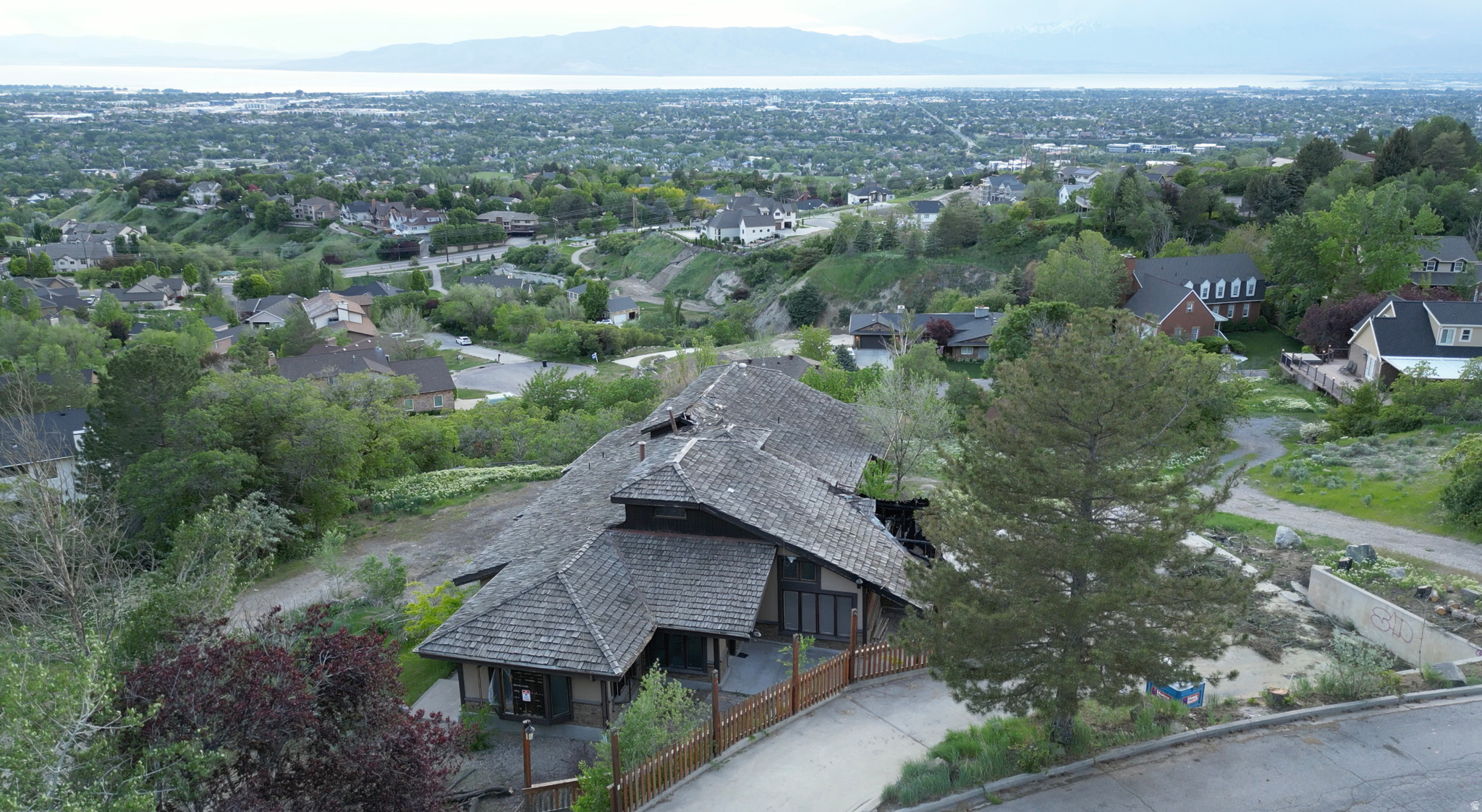 main property photo 13