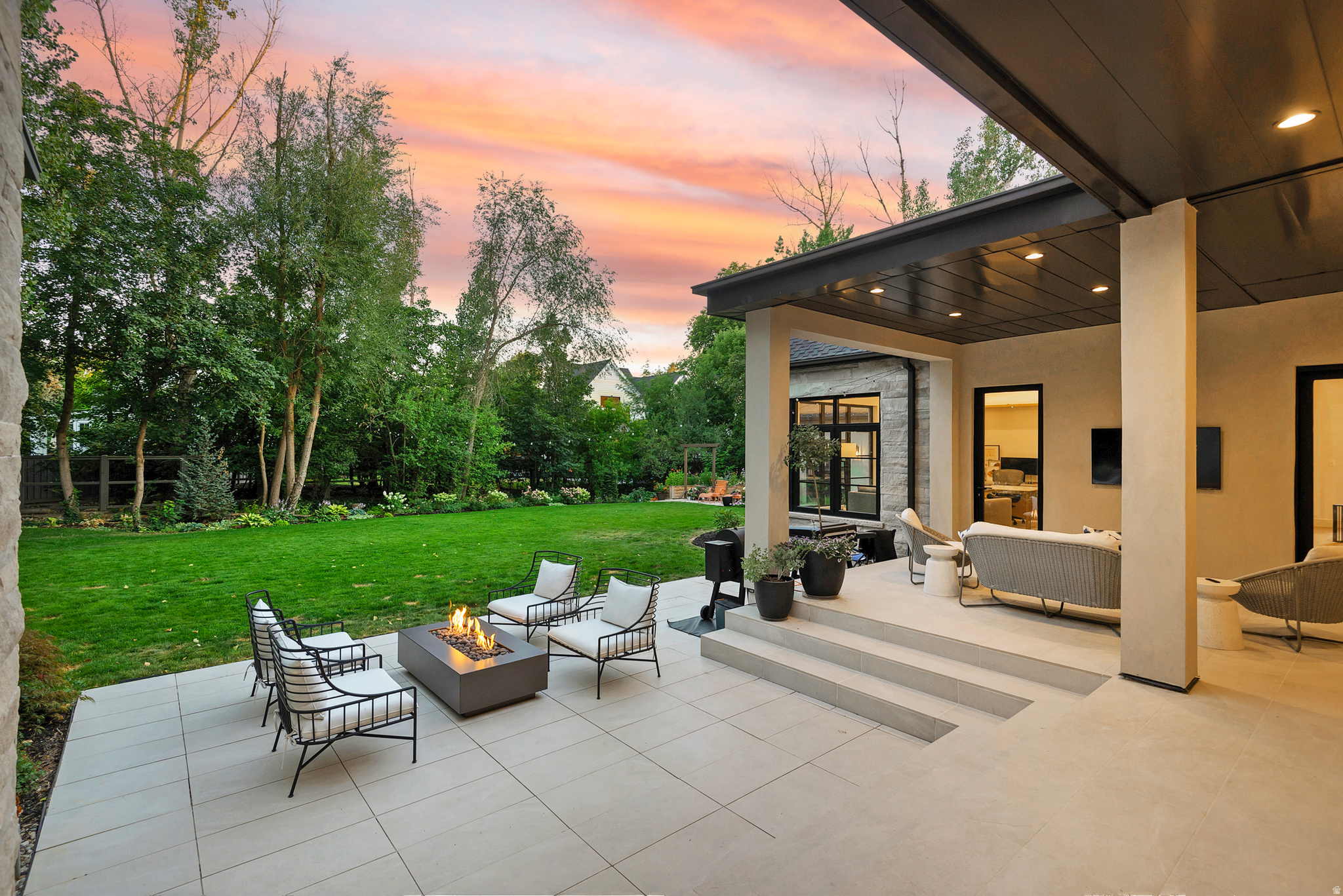 main property photo 50