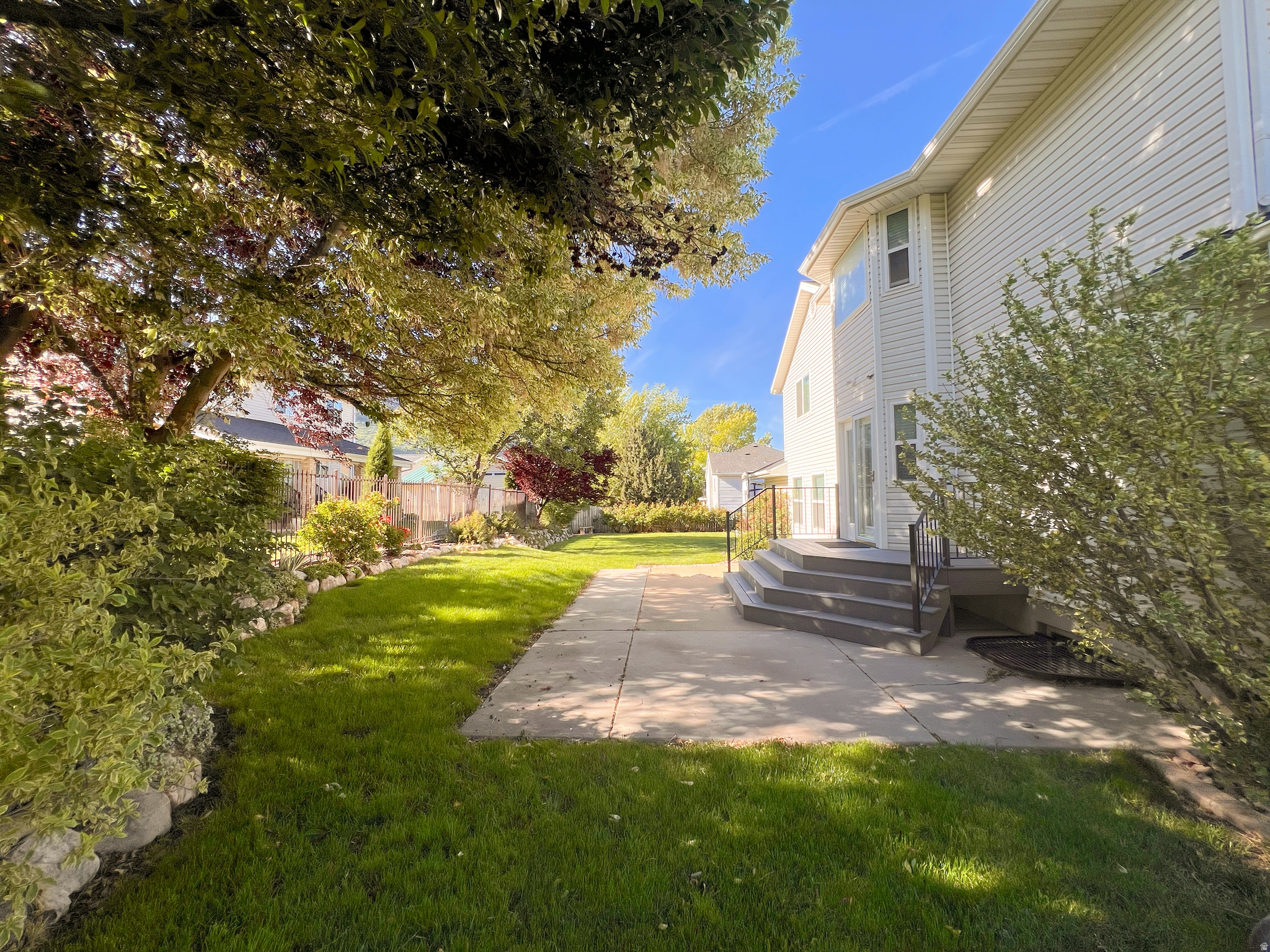 main property photo 22