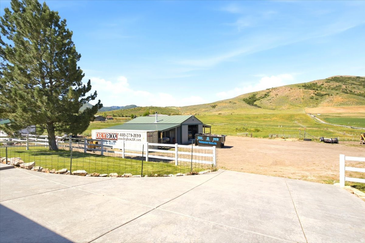 main property photo 40