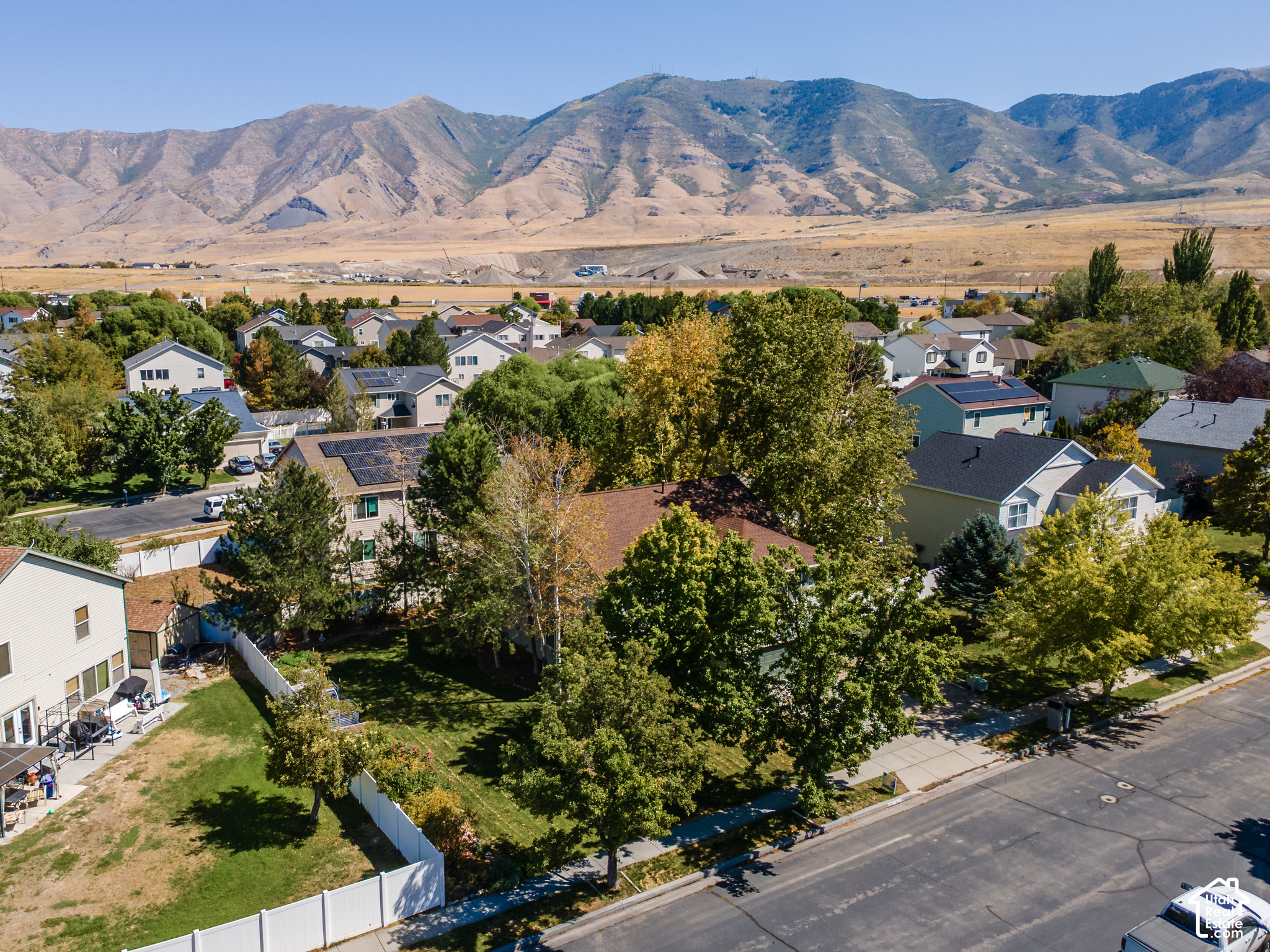 main property photo 37