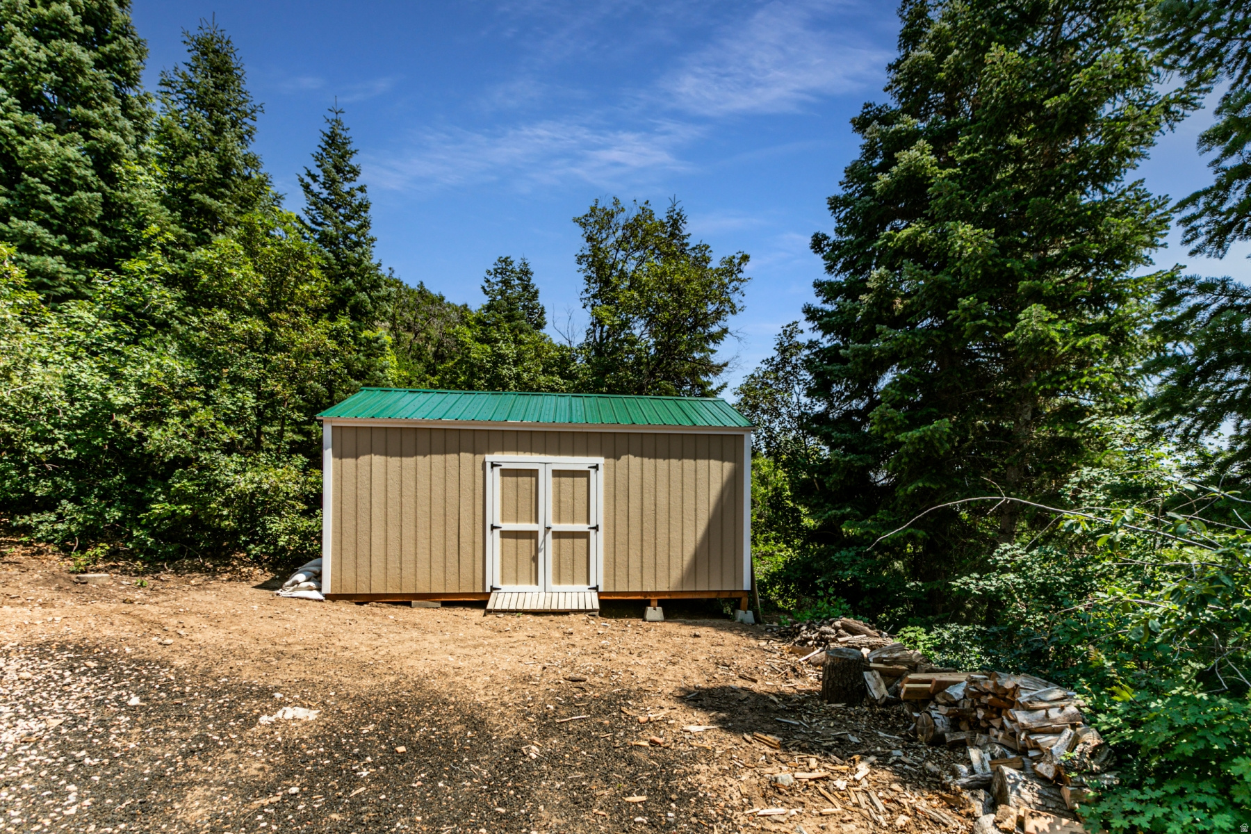 main property photo 25