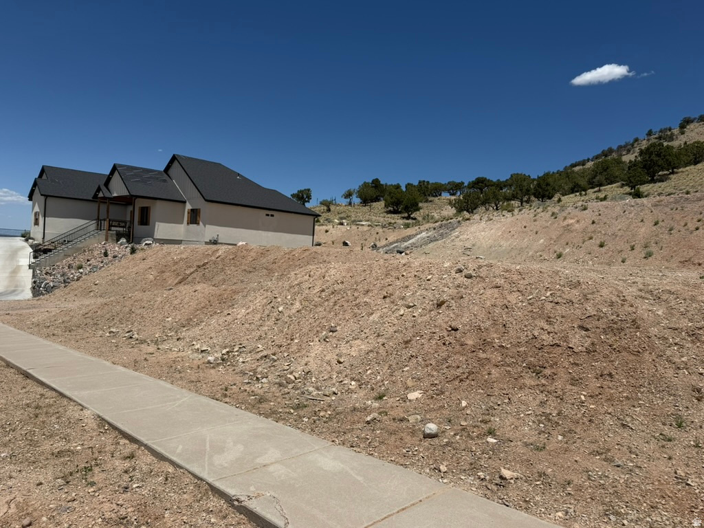 main property photo 25