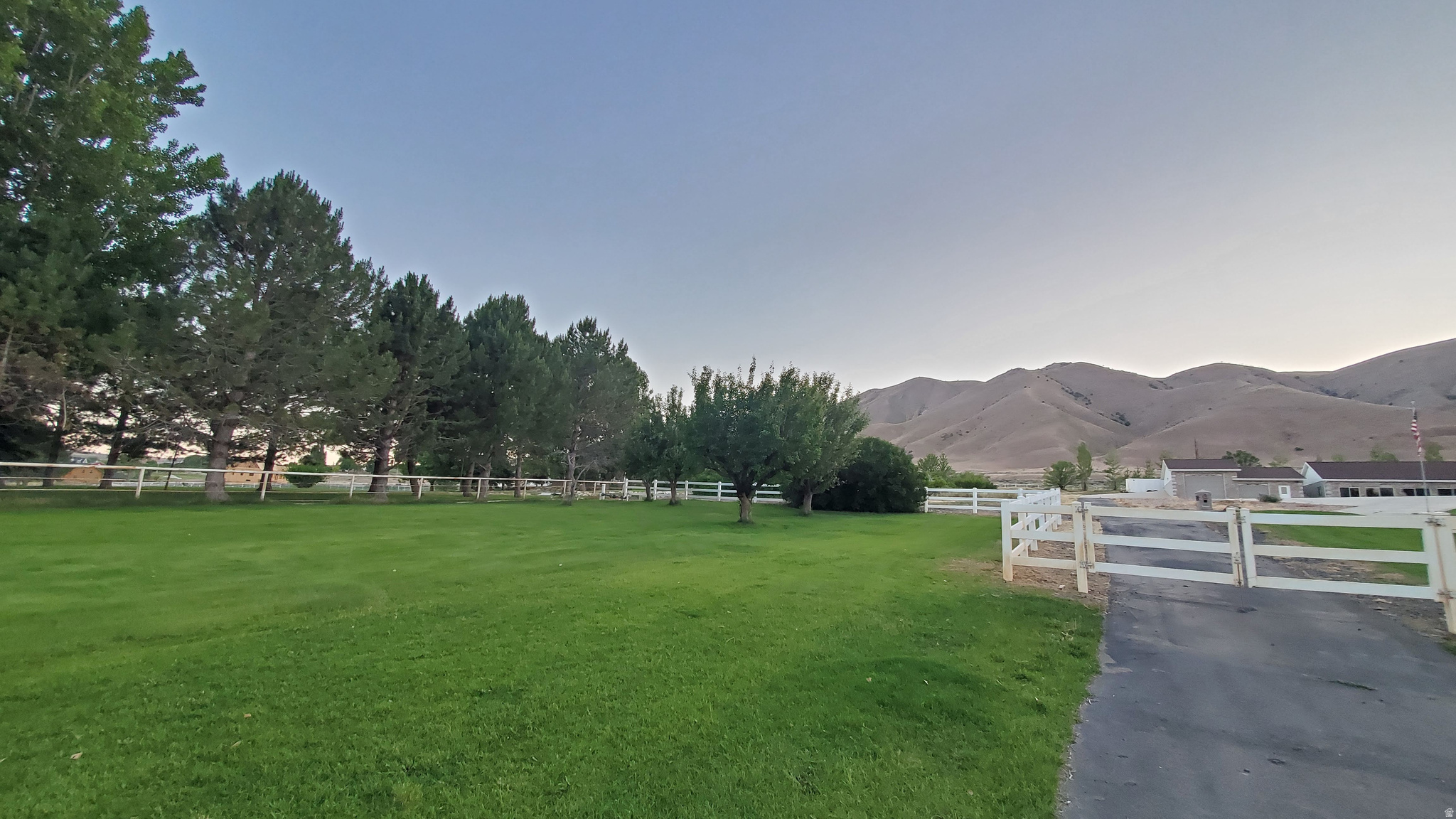 main property photo 13