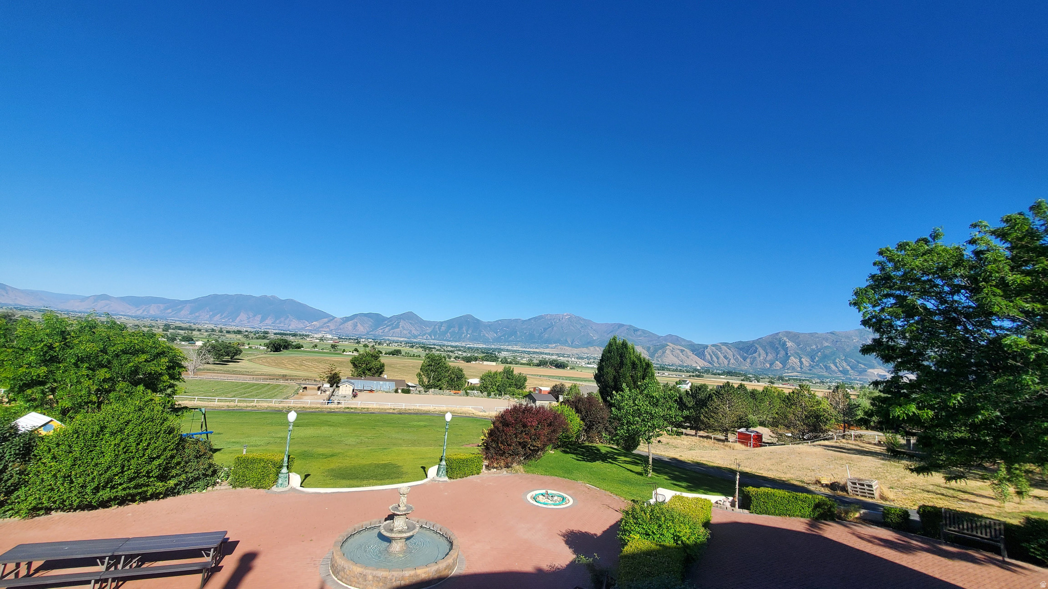main property photo 28