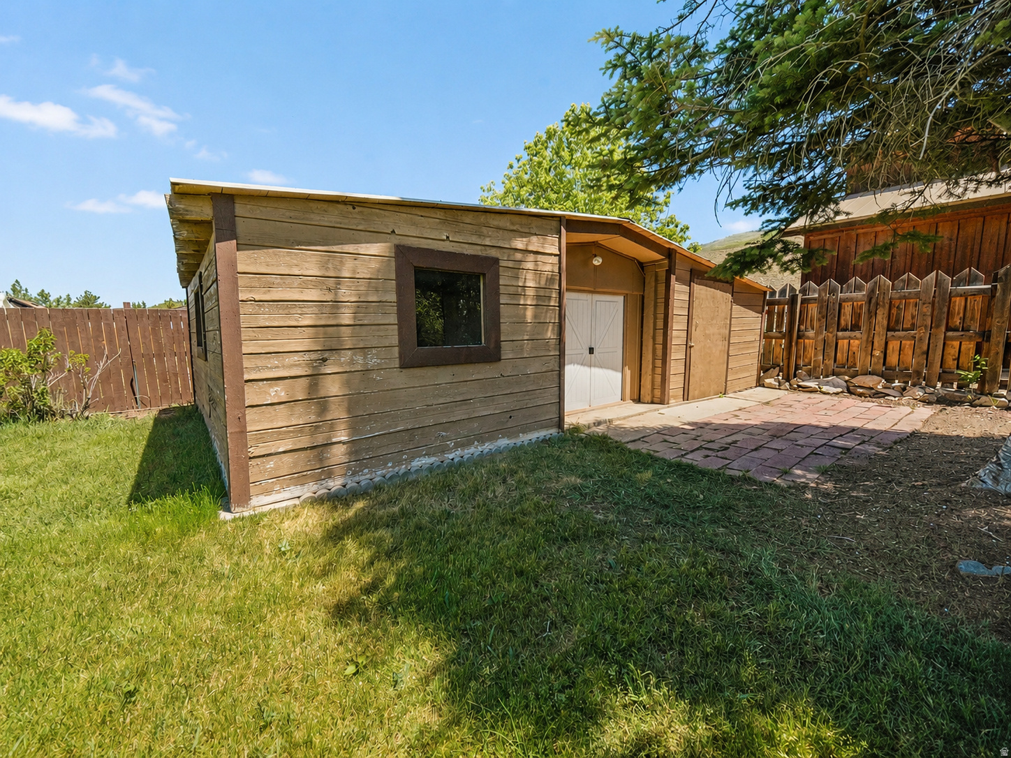 main property photo 18