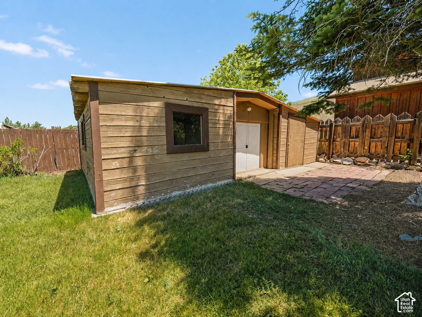main property photo 27